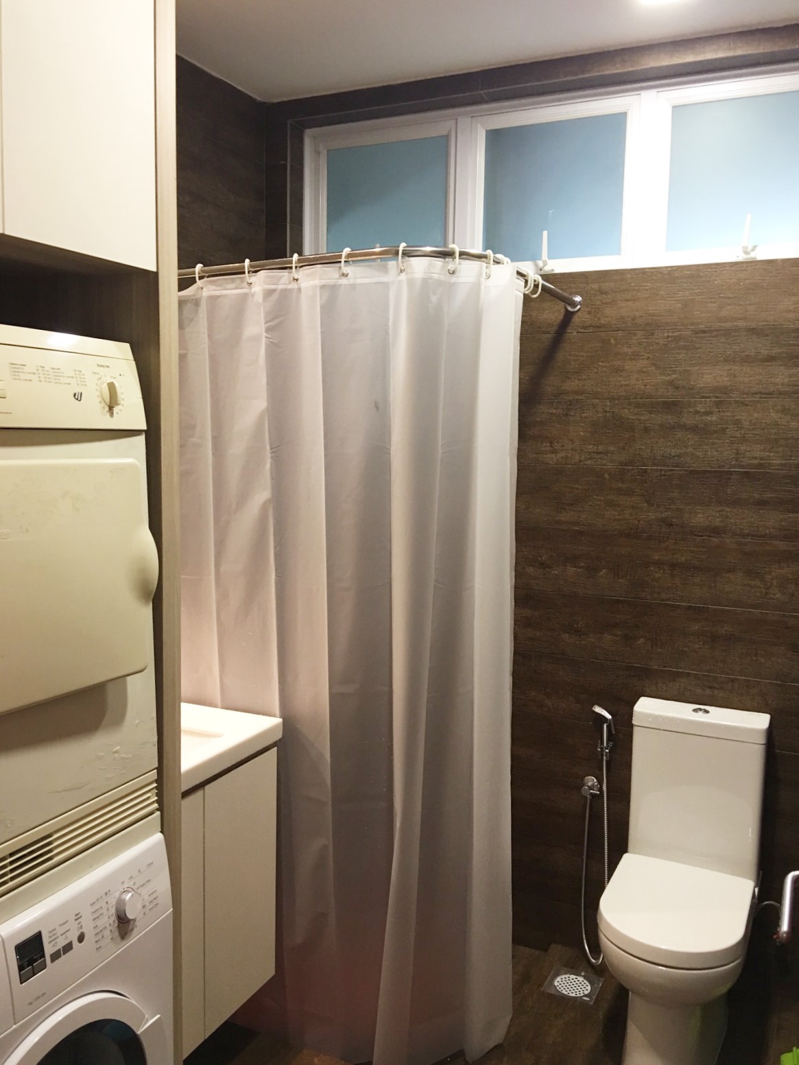 Stainless shower curtain rod 